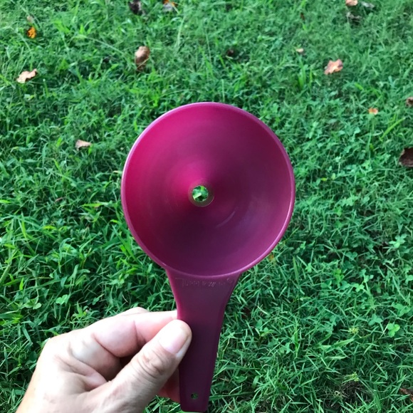 TUPPERWARE FUNNEL - Picture 4 of 9